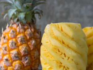 Thơm Trái Gọt Sẵn (Dứa Gọt Sẵn) Miền Tây